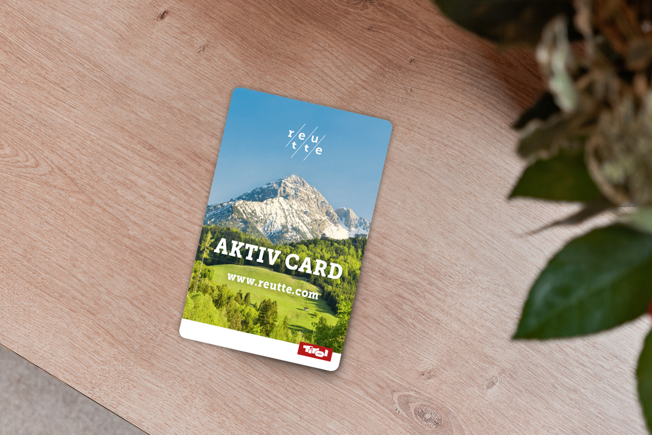 Ein Bild der TVB Reutte Gästekarte. Auf der Karte steht Aktiv Card und www.reutte.com.