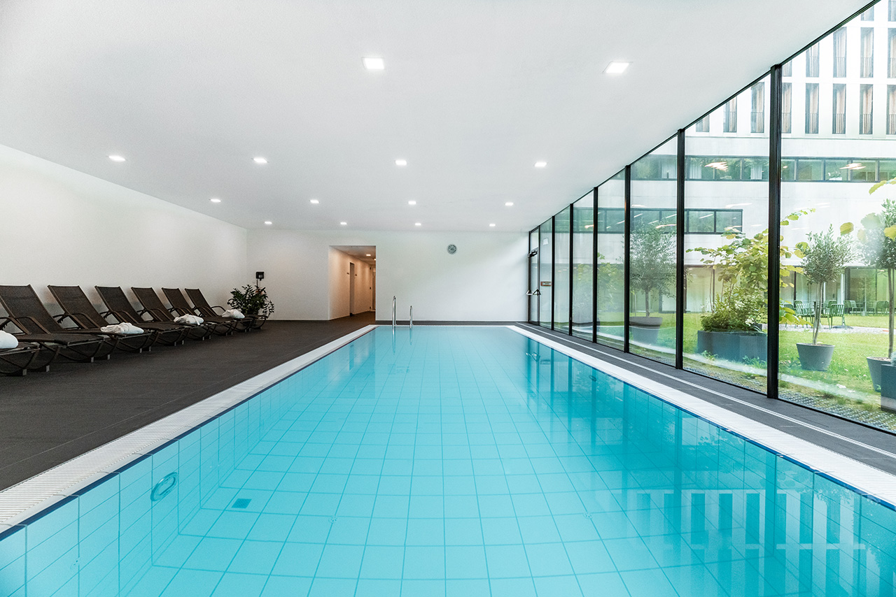 Schwimmbad des Alpenhotel Ammerwald.
