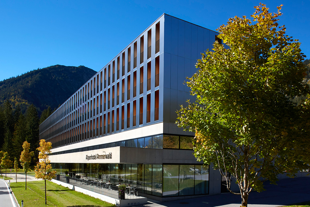 Exterior view of the modern Alpenhotel Ammerwald