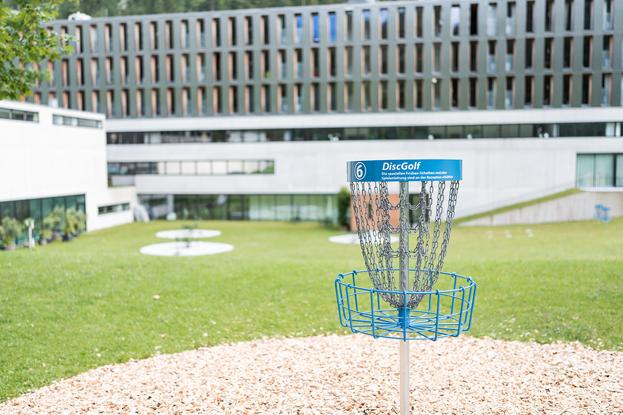 Discgolf infront of the Alpenhotel Ammerwald